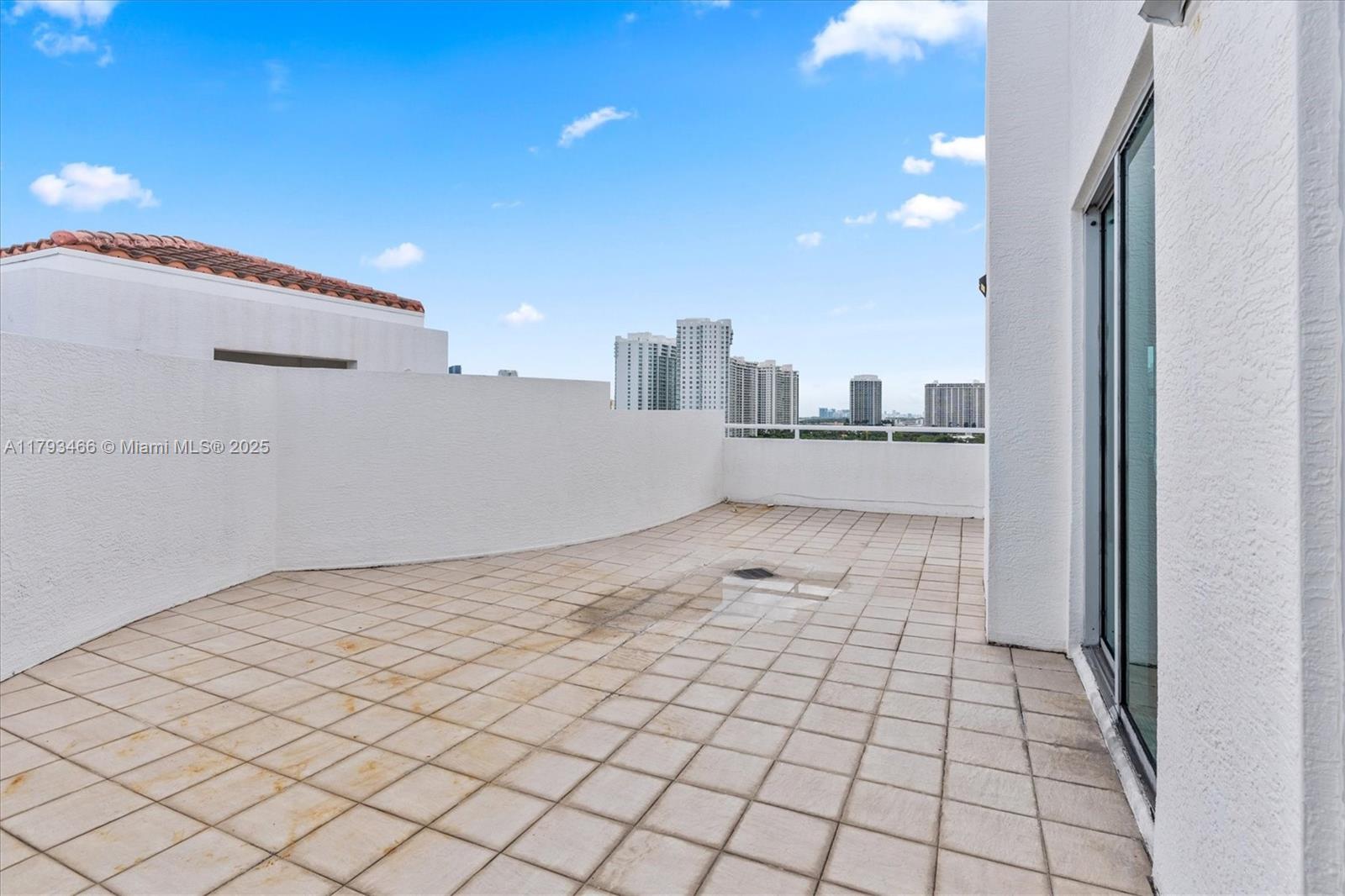 THE ATRIUM AT AVENTURA CO - Residential Lease