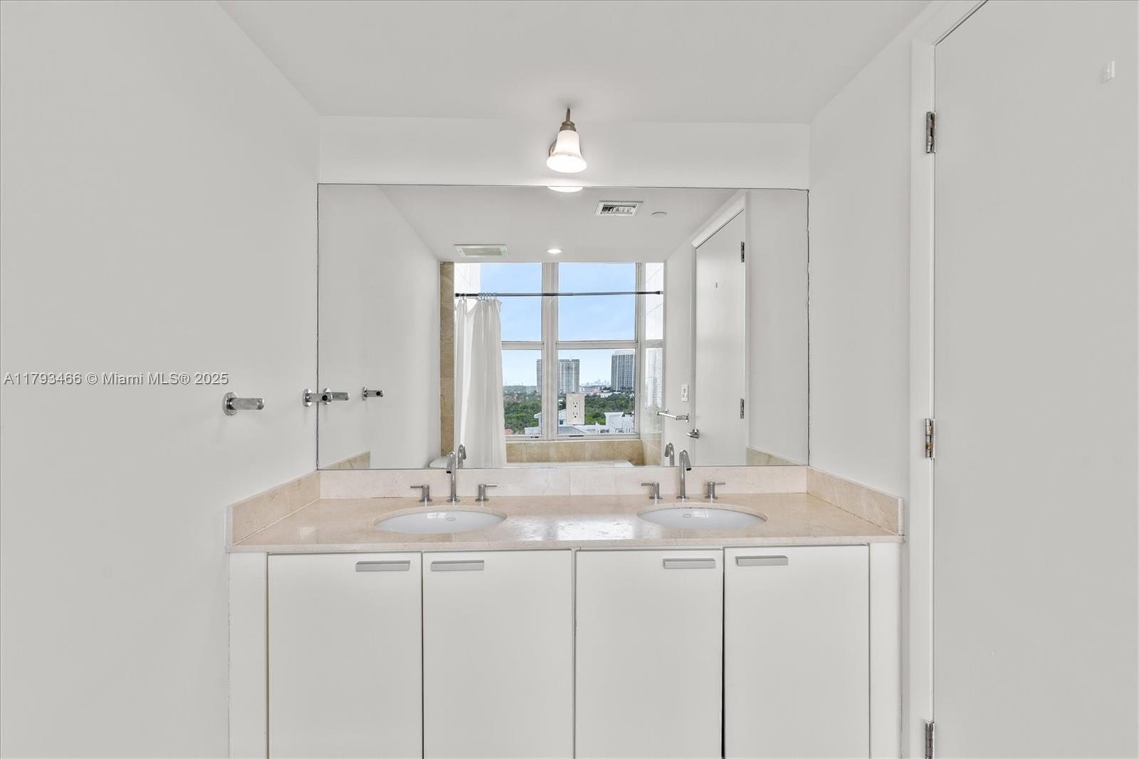 THE ATRIUM AT AVENTURA CO - Residential Lease
