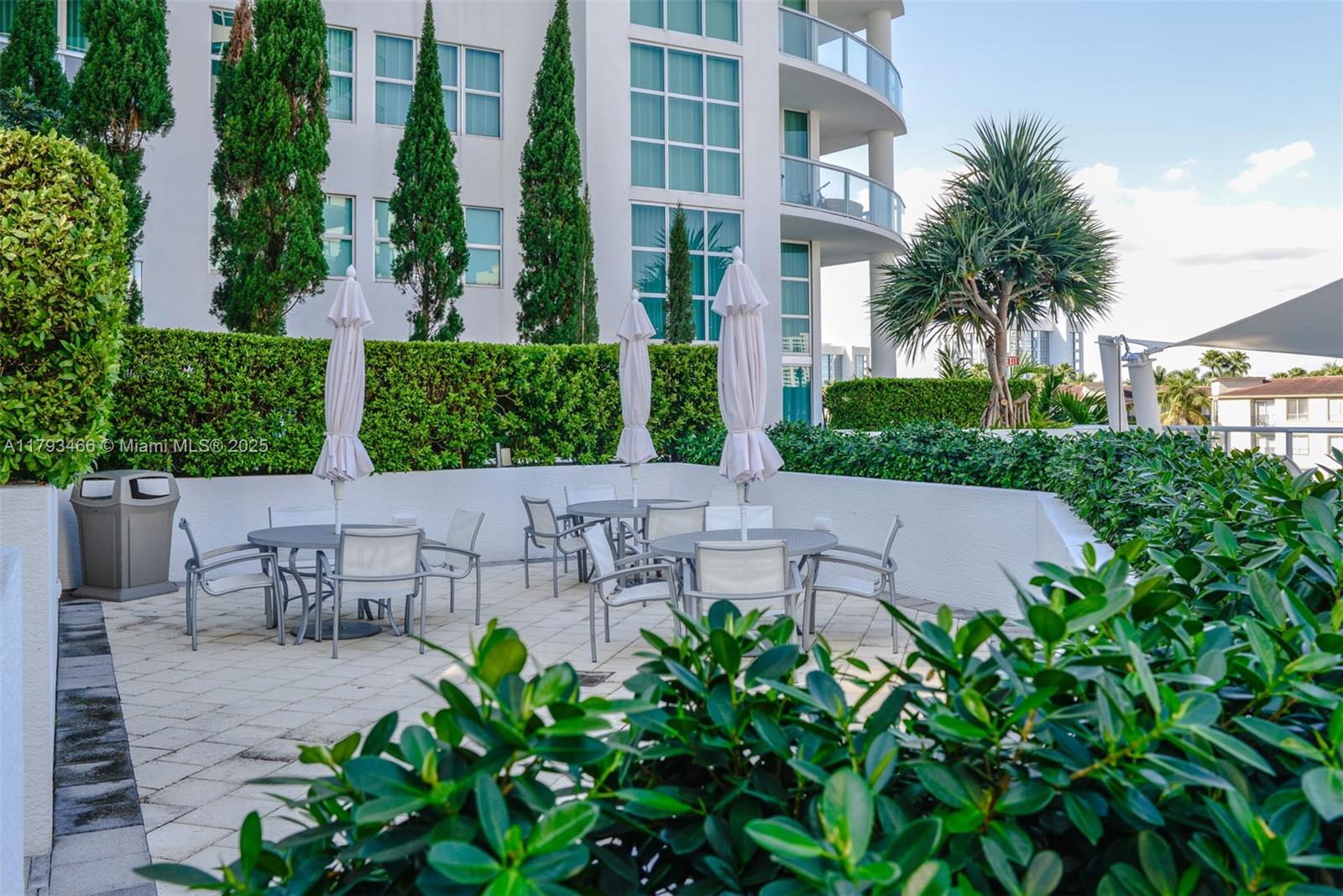 THE ATRIUM AT AVENTURA CO - Residential Lease