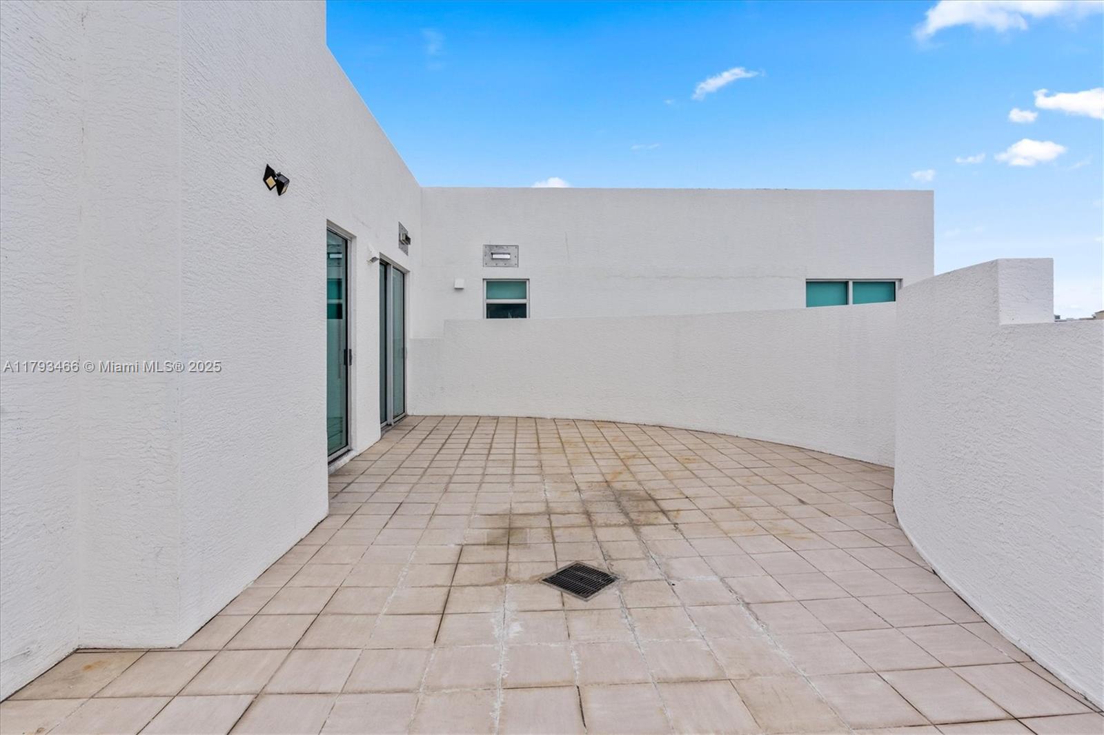 THE ATRIUM AT AVENTURA CO - Residential Lease
