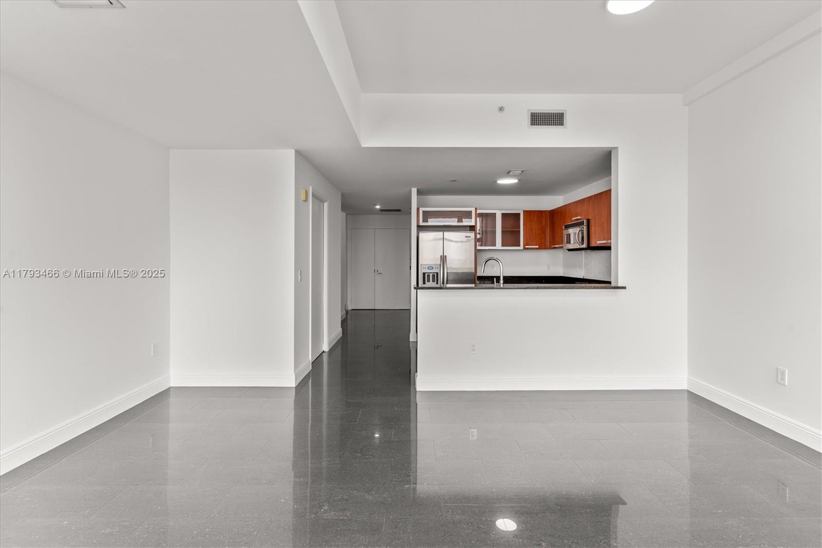 THE ATRIUM AT AVENTURA CO - Residential Lease