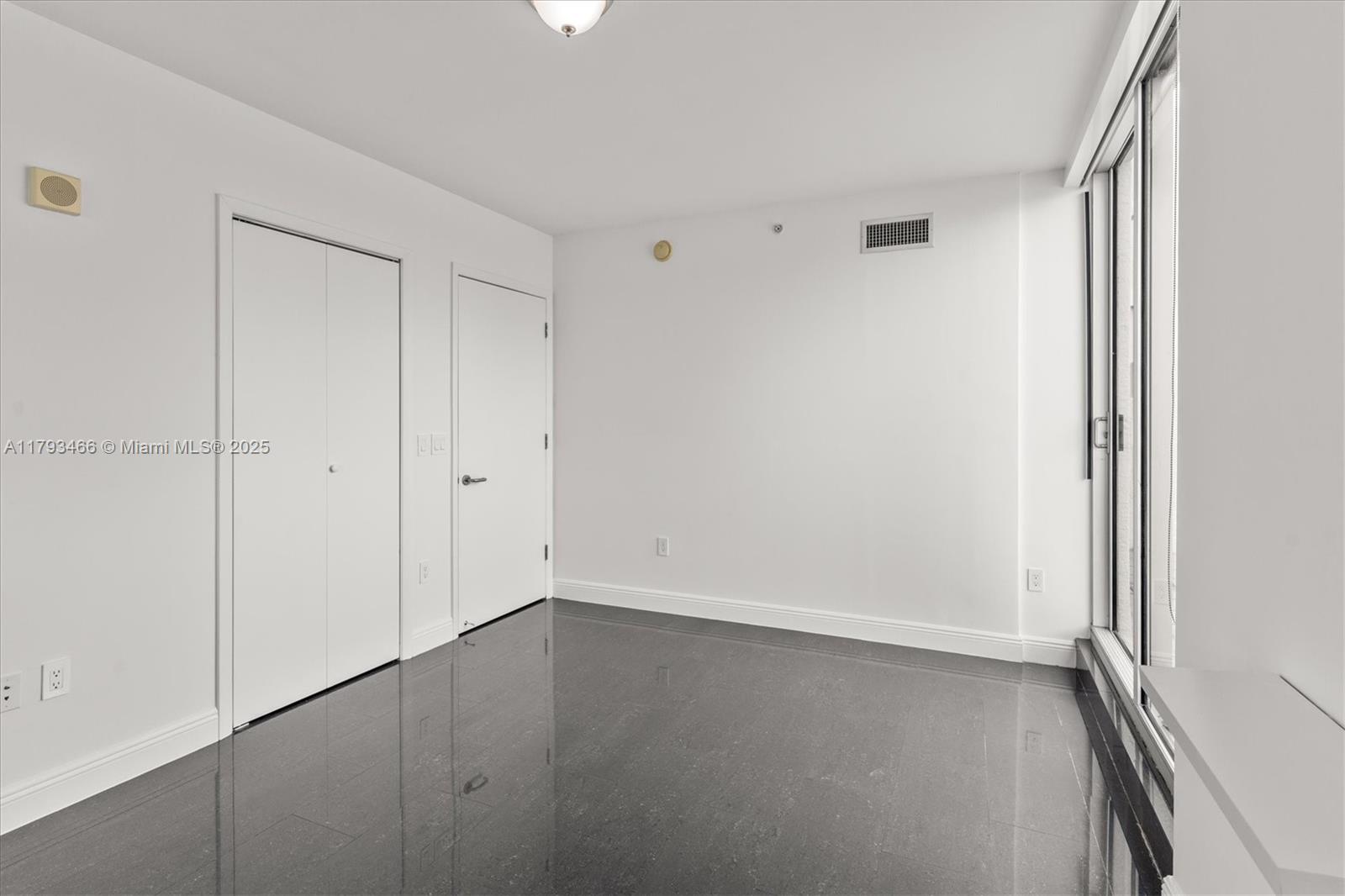 THE ATRIUM AT AVENTURA CO - Residential Lease