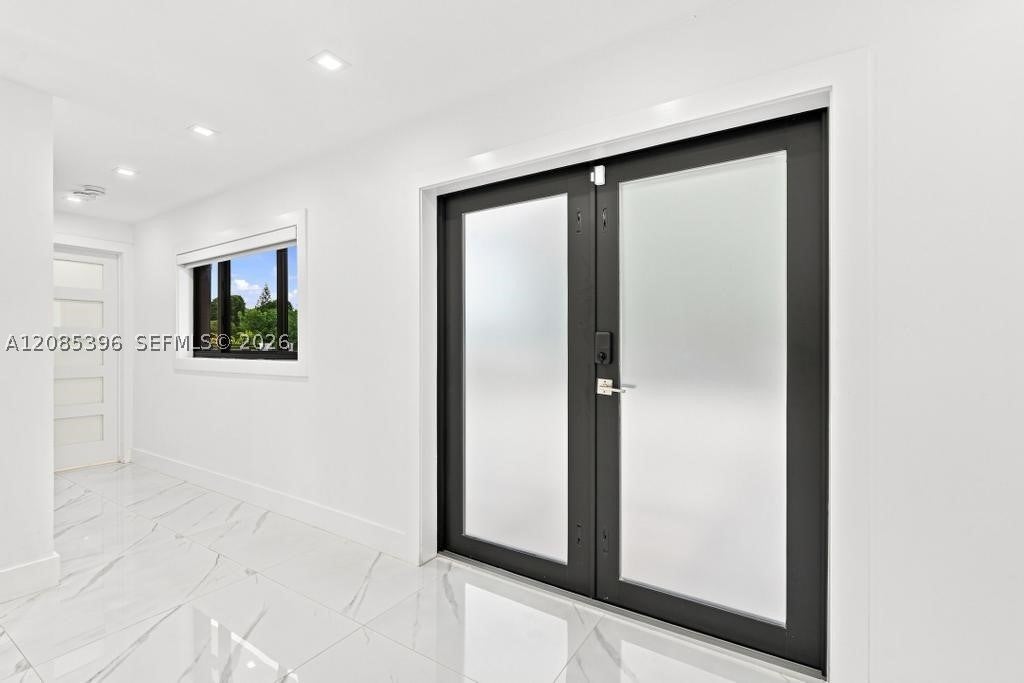 100 NW 120th Ave, Miami, FL, 33182/$1,999,900 4 100 NW 120th Ave