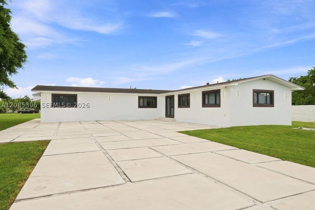 100 NW 120th Ave, Miami, FL, 33182/$1,999,900 2 100 NW 120th Ave