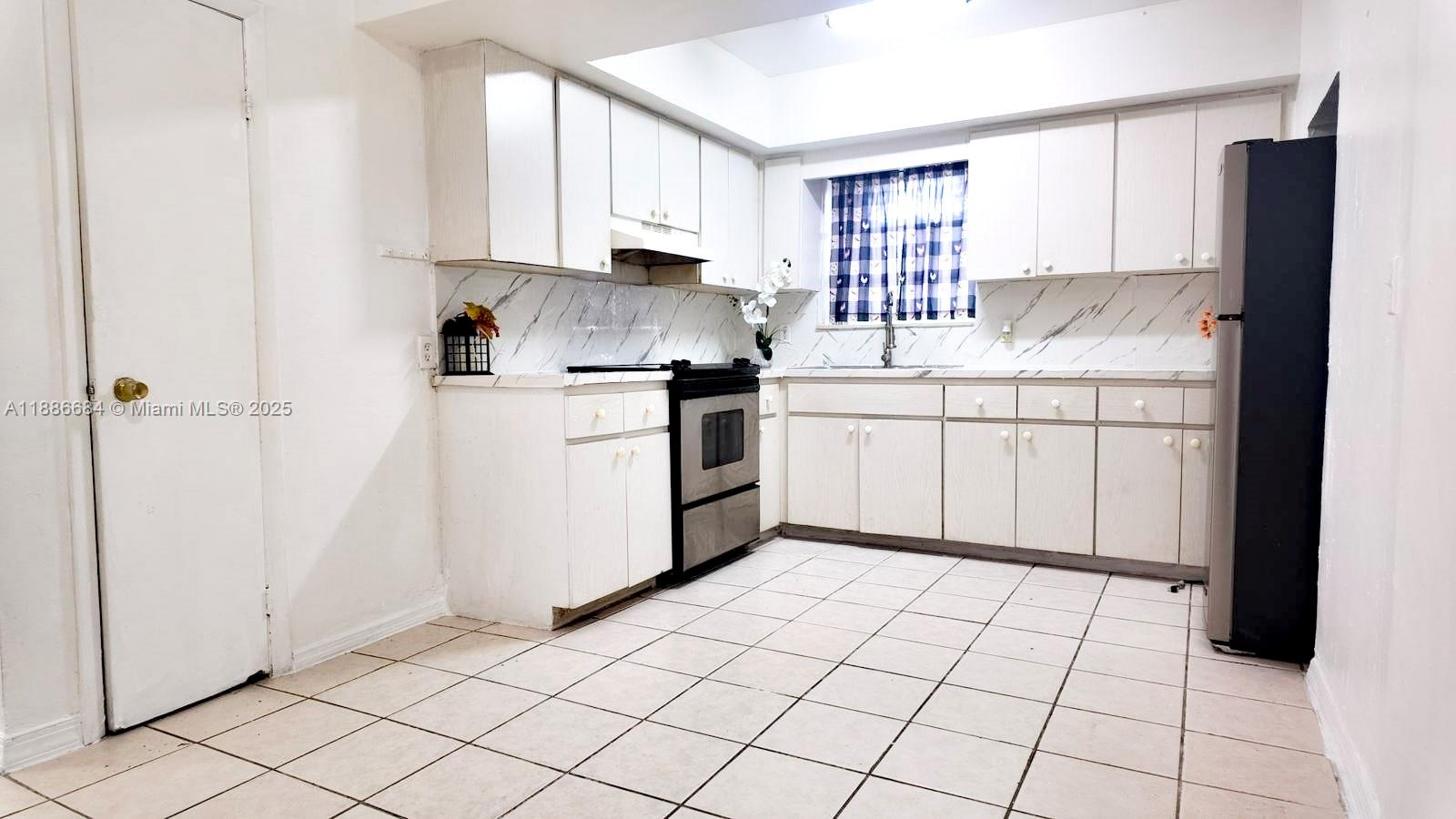 AVOCADO PARK - Residential Income