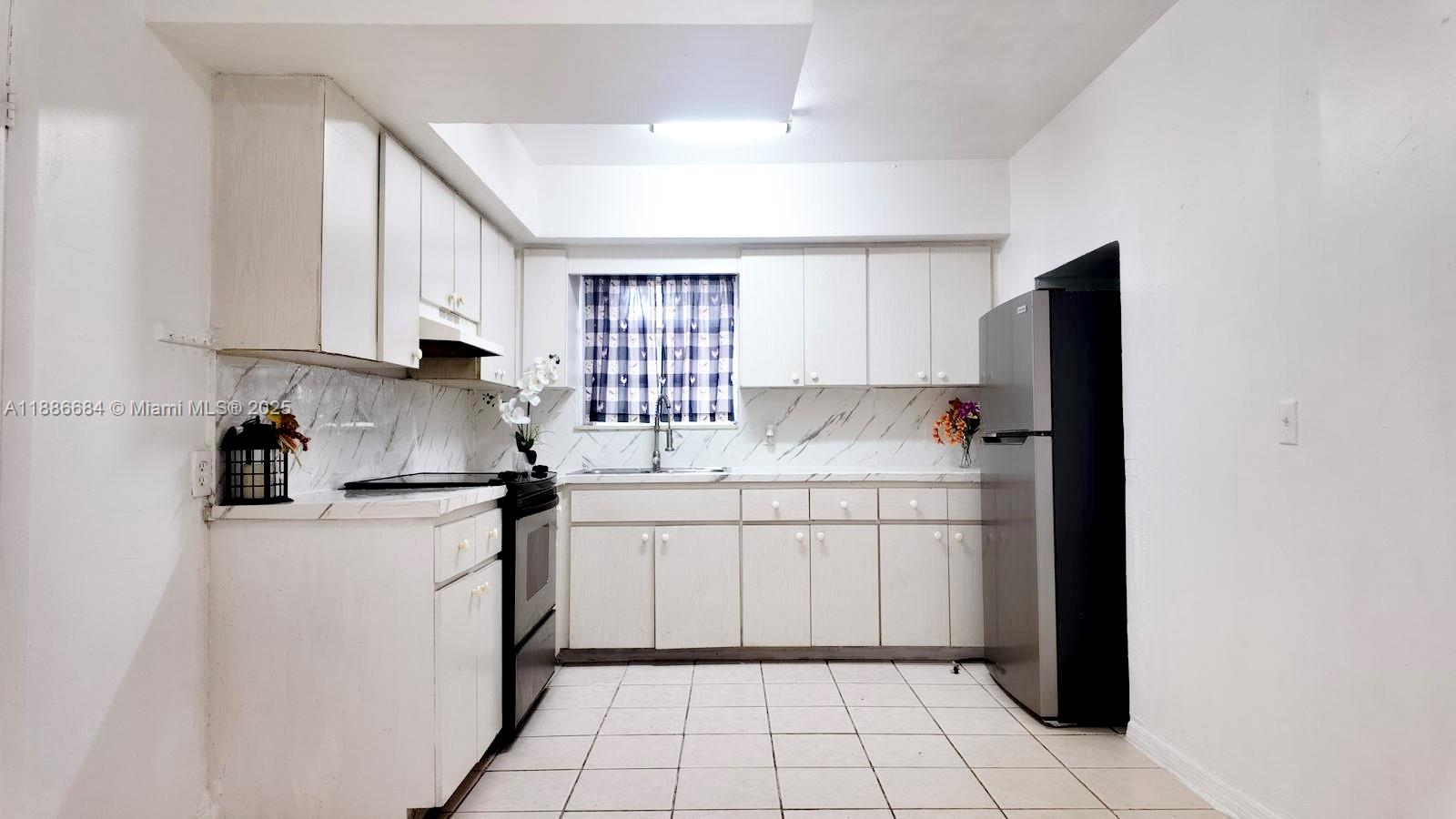 AVOCADO PARK - Residential Income