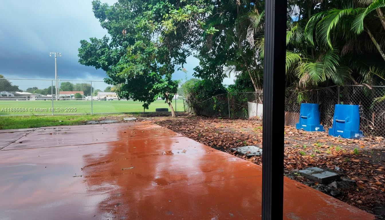 AVOCADO PARK - Residential Income