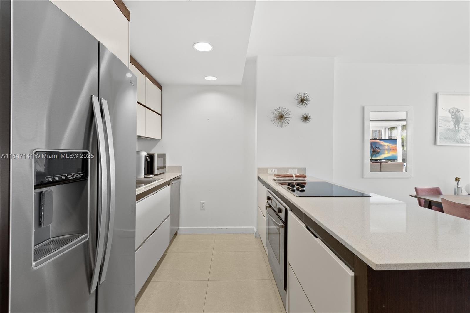 2155 Washington Ct 201