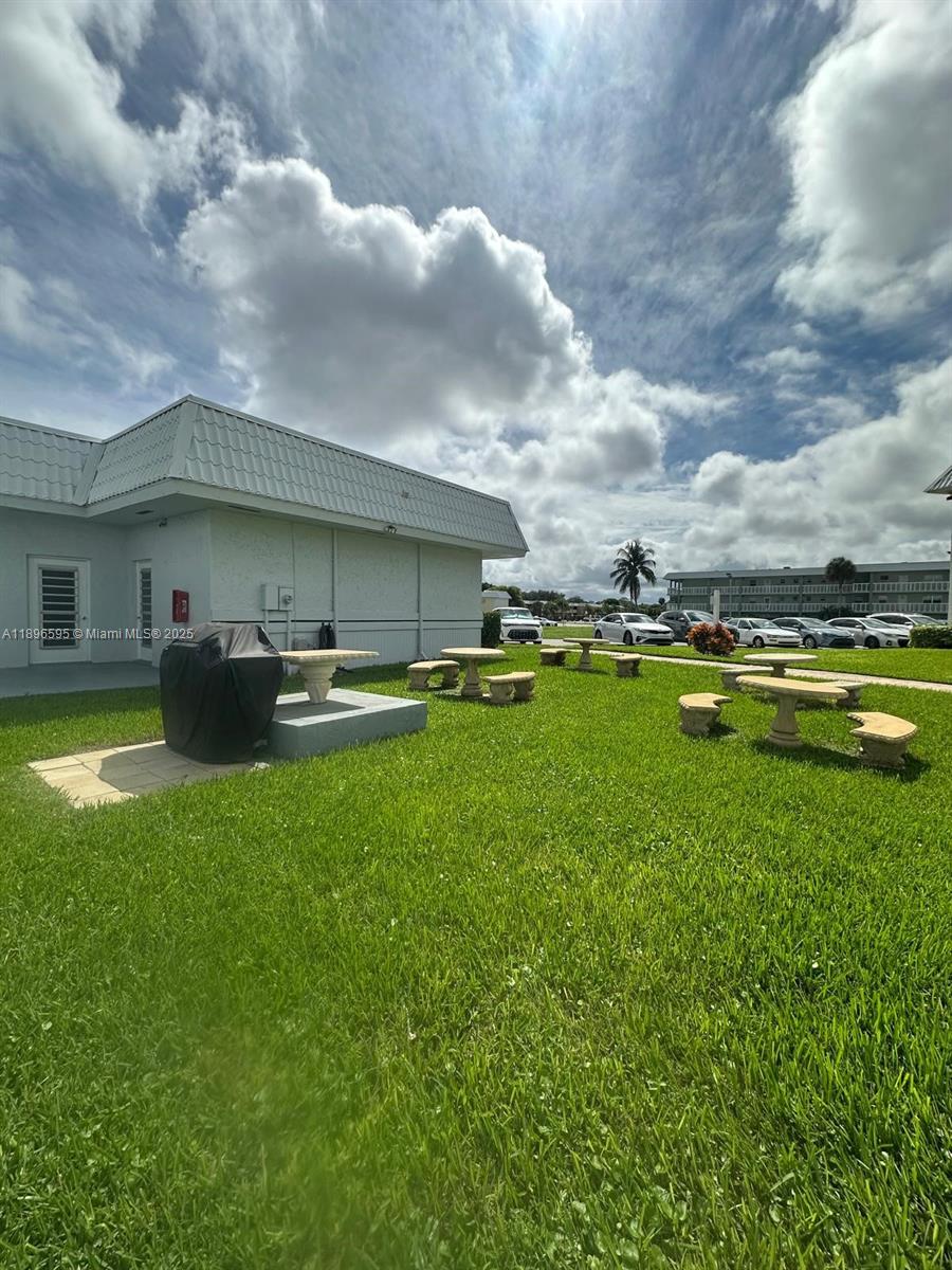 SANDALFOOT SOUTH ONE COND - Residential