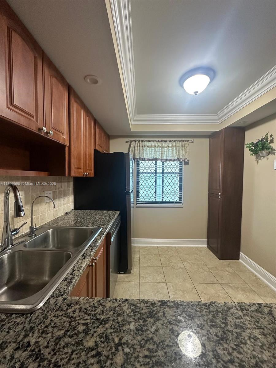 SANDALFOOT SOUTH ONE COND - Residential