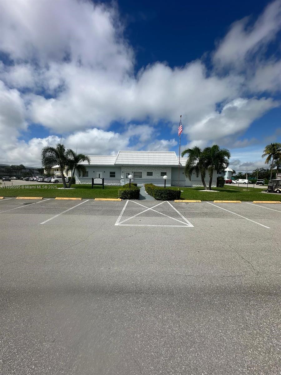 SANDALFOOT SOUTH ONE COND - Residential