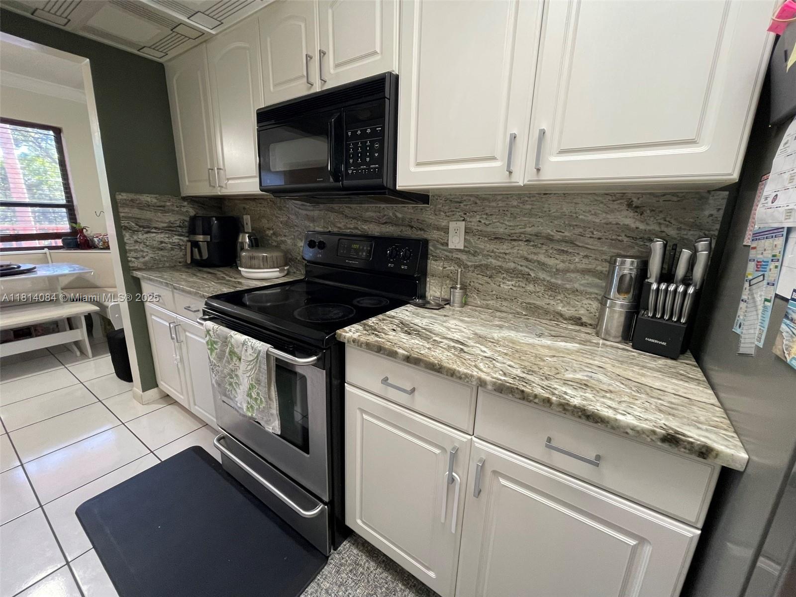 7401 Nw 16th St 307, Plantation, Miami-Dade County, Florida - 2 Bedrooms  
2 Bathrooms - 