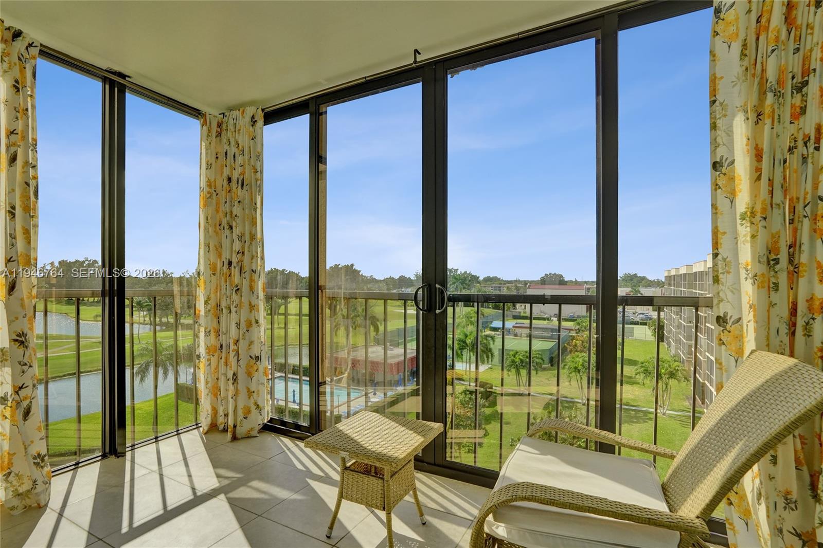 HOLLYBROOK GOLF AND - Residential