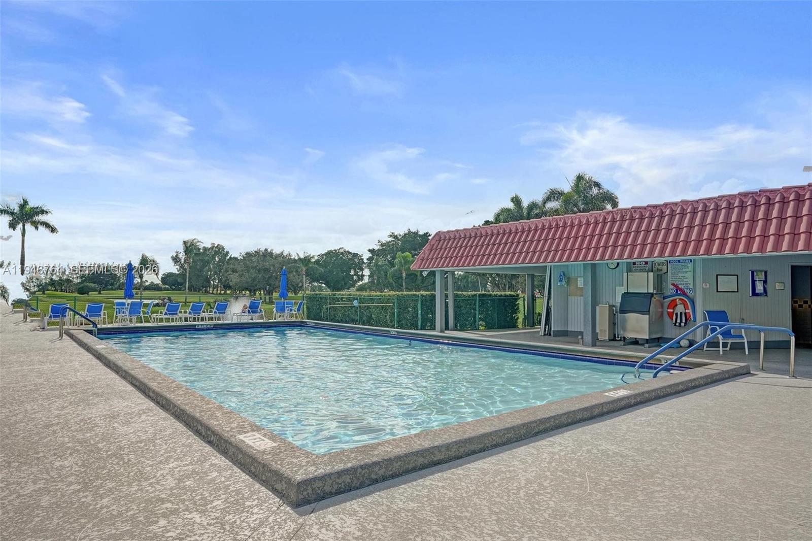 HOLLYBROOK GOLF AND - Residential