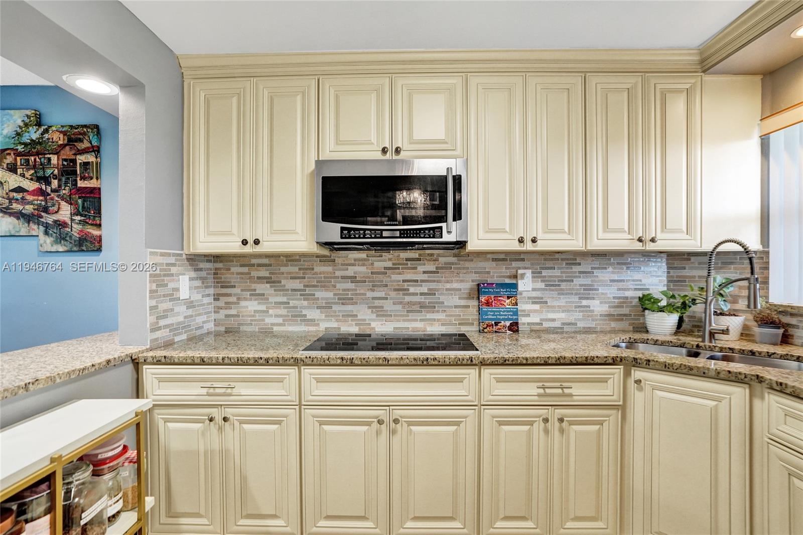 HOLLYBROOK GOLF AND - Residential