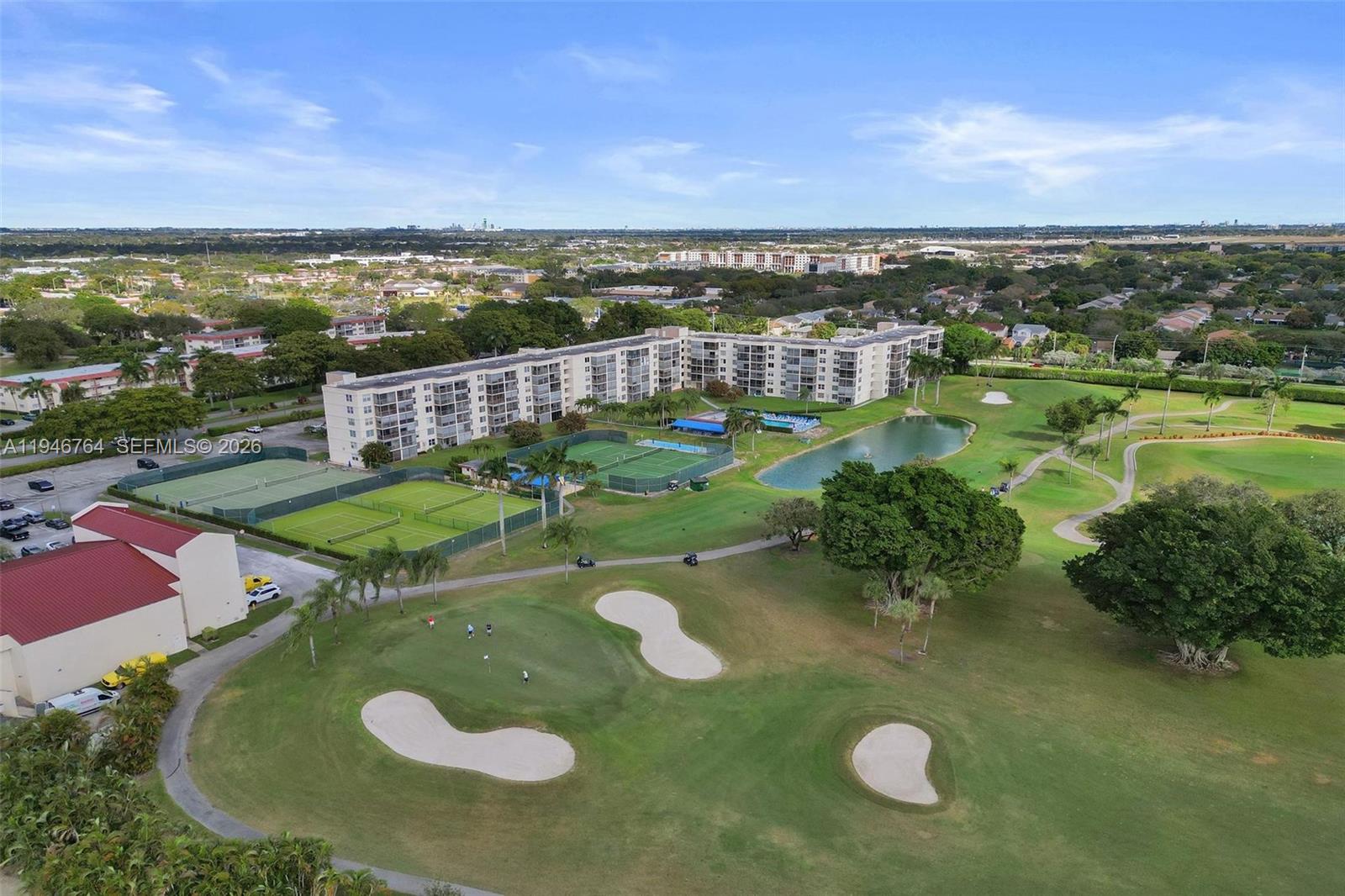 HOLLYBROOK GOLF AND - Residential
