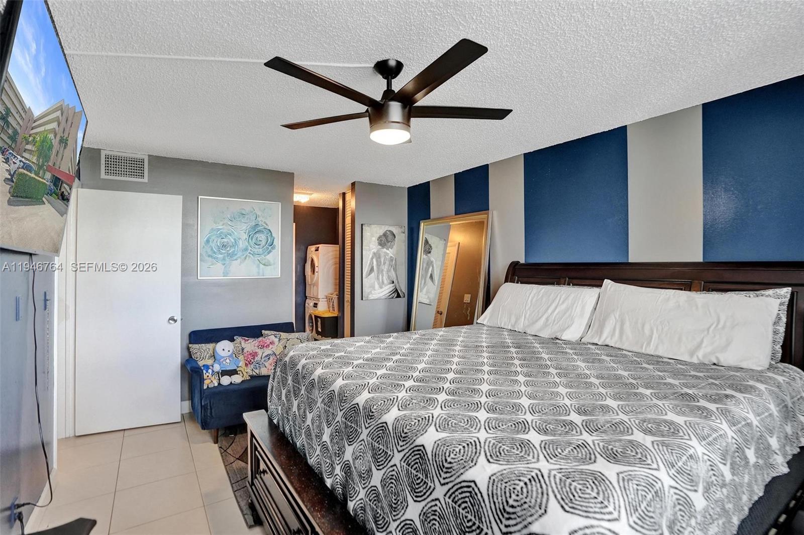 HOLLYBROOK GOLF AND - Residential