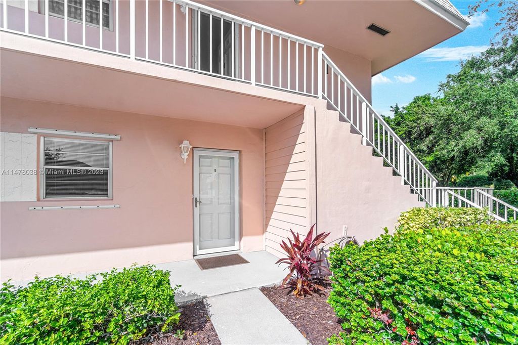 Photo of 18081 SE Country Club Dr #Bldg 1 Apt 5, Jupiter, FL 33469 (MLS # A11478038)