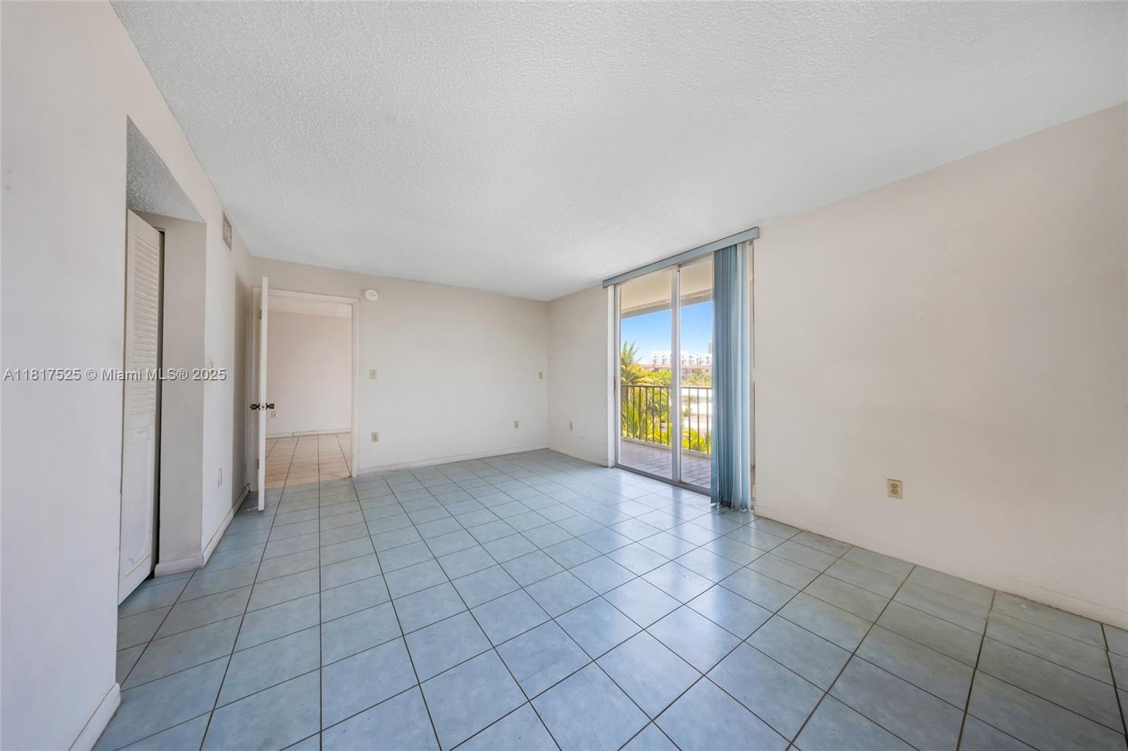 BYRON PARK CONDO - Residential