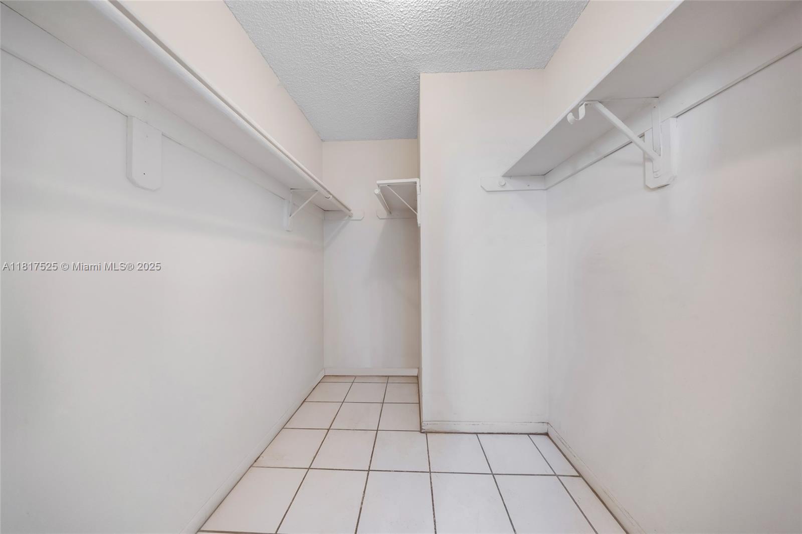 BYRON PARK CONDO - Residential