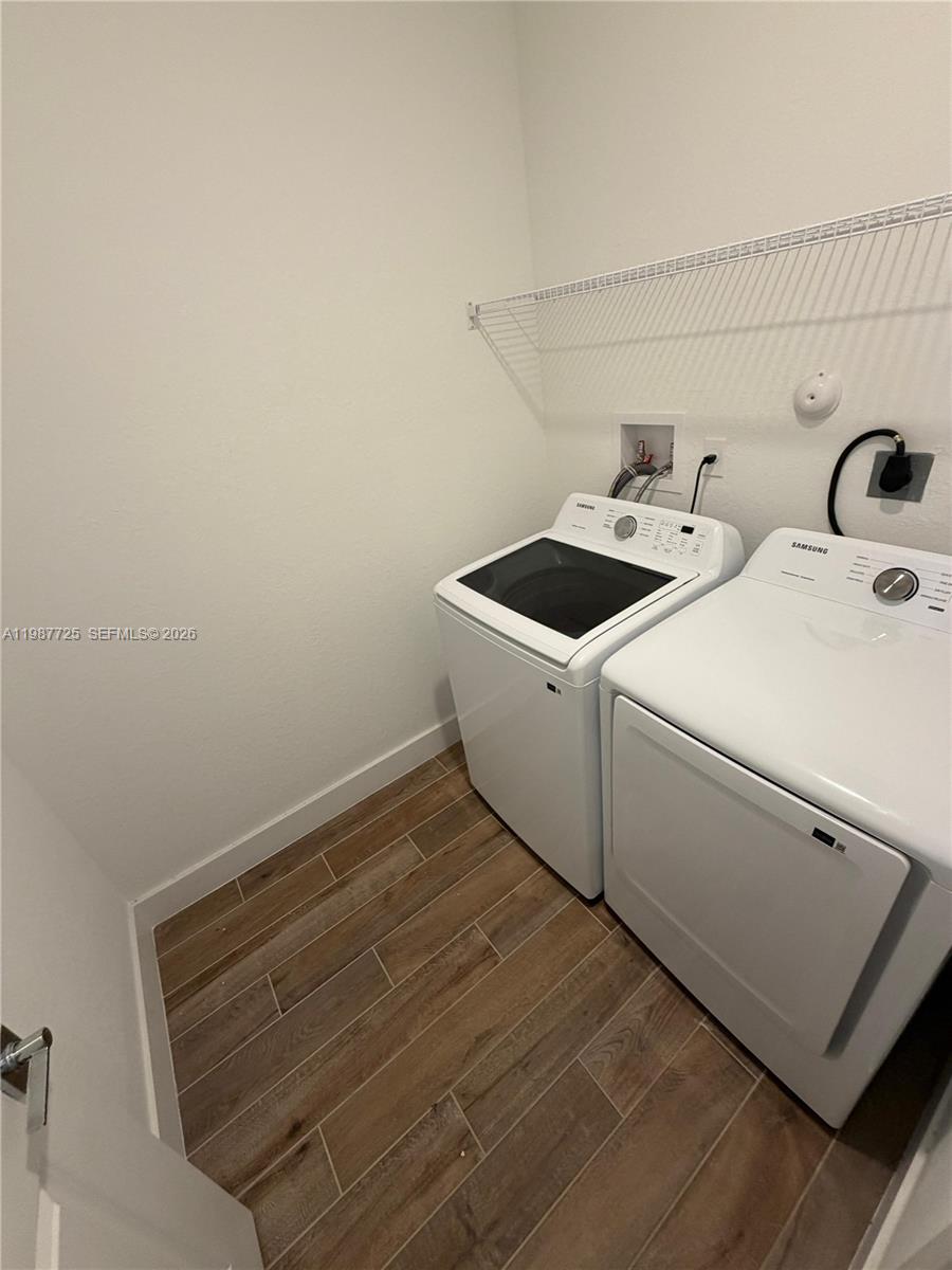 MERRICK SQUARE - Residential Lease