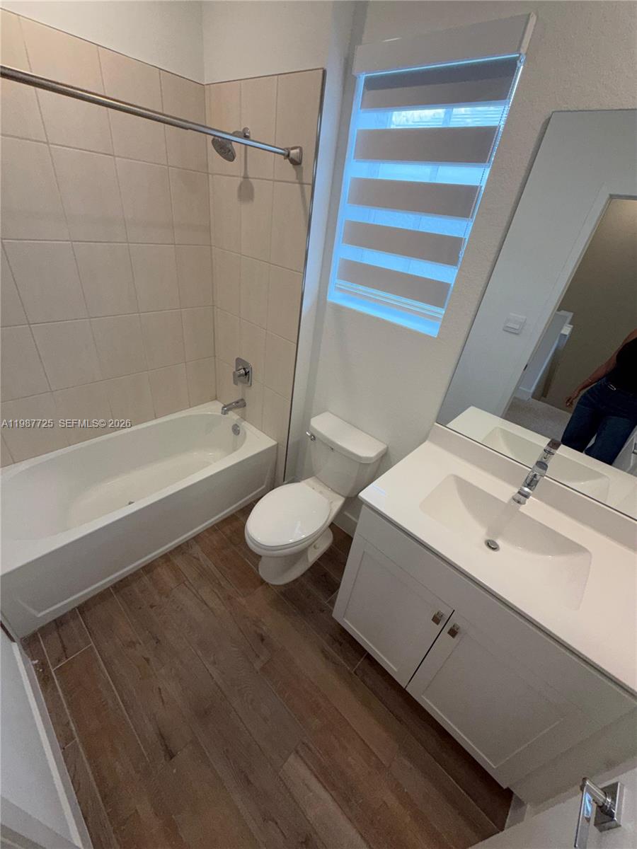 MERRICK SQUARE - Residential Lease