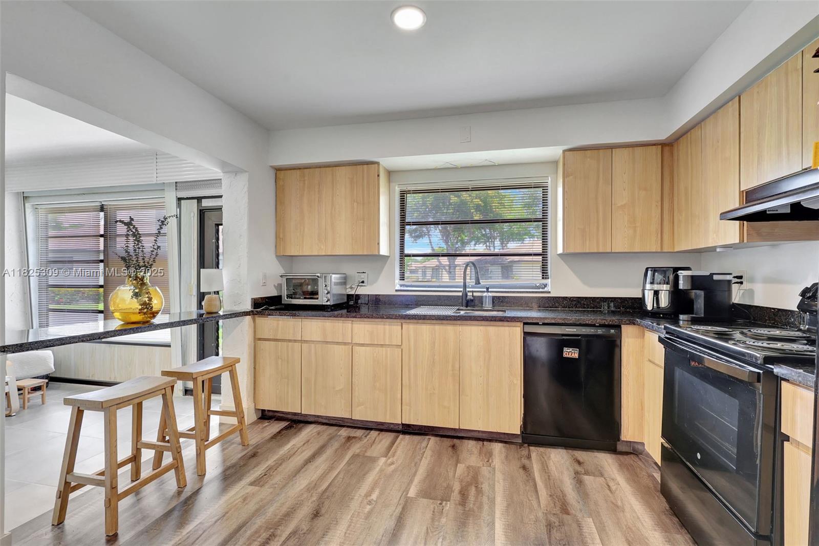 GREENTREE VILLAS CONDO - Residential