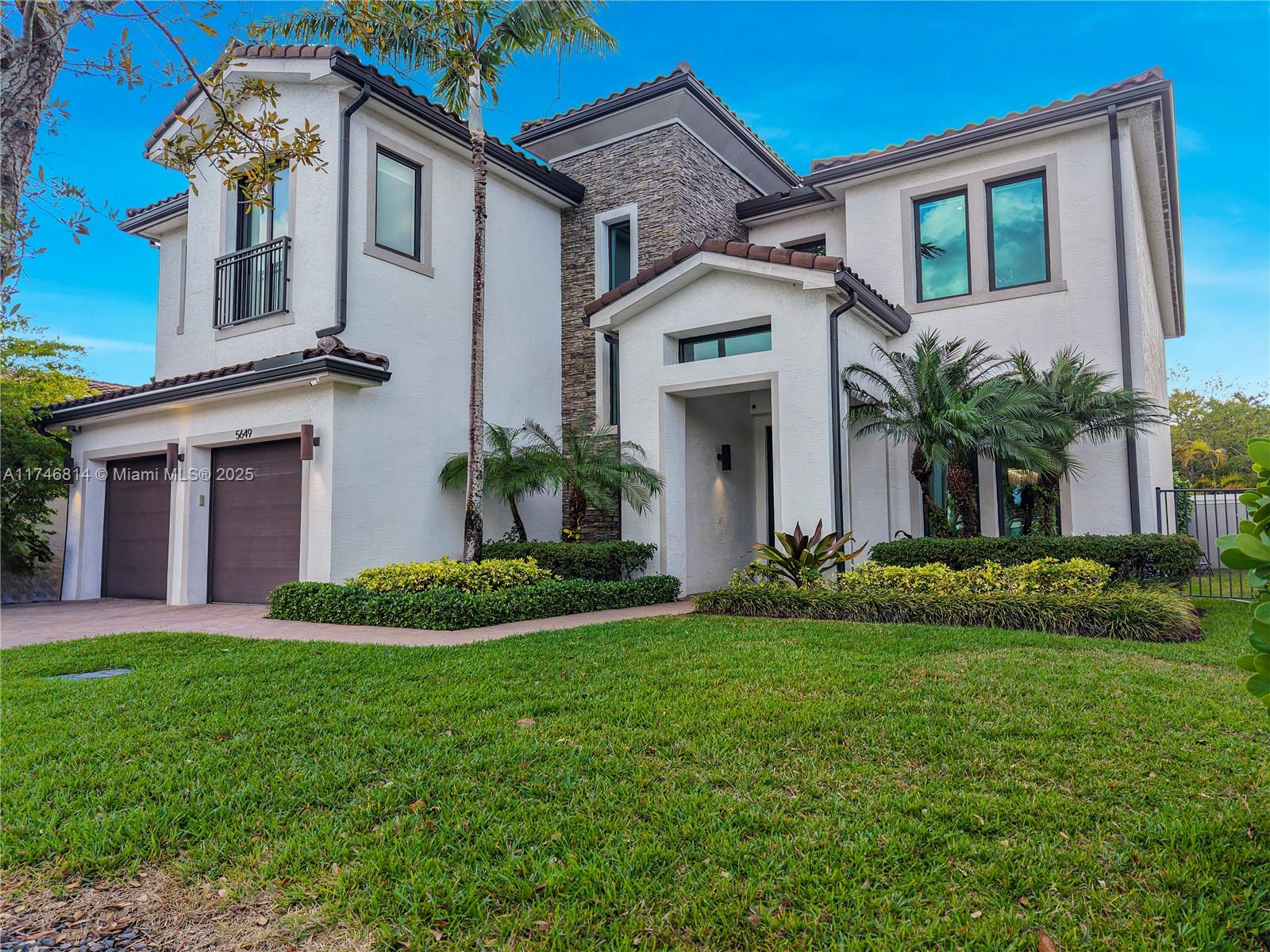 5649 W Brookfield Cir W