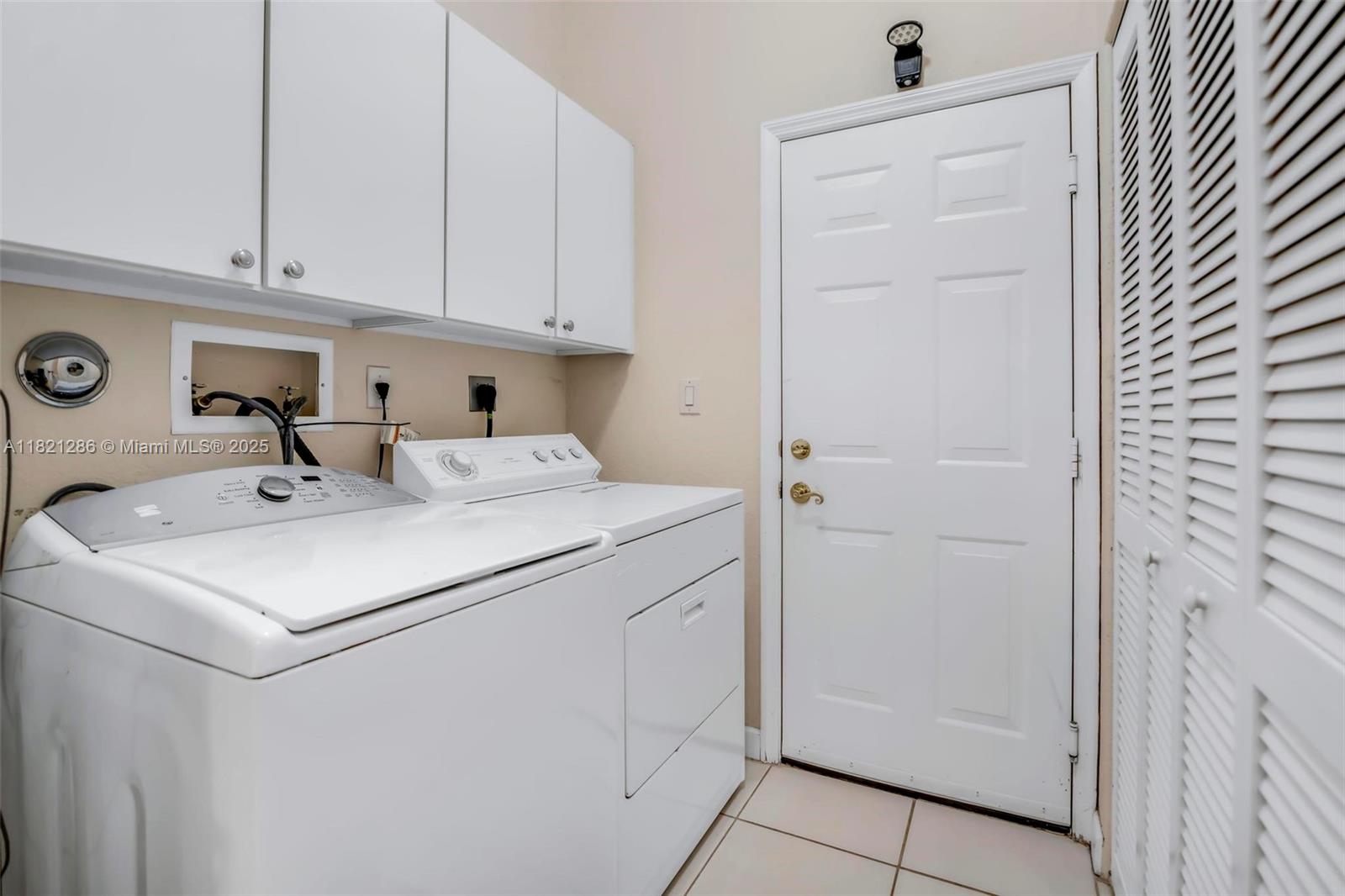 PEMBROKE ISLES III - Residential