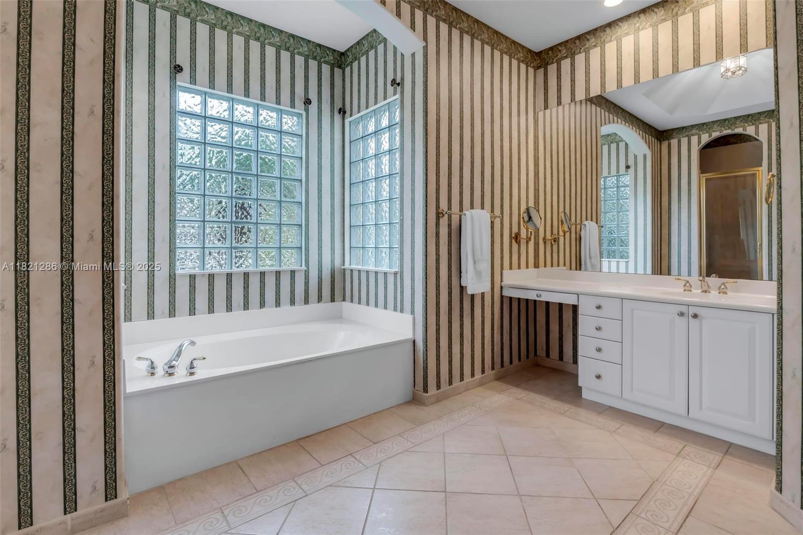 PEMBROKE ISLES III - Residential