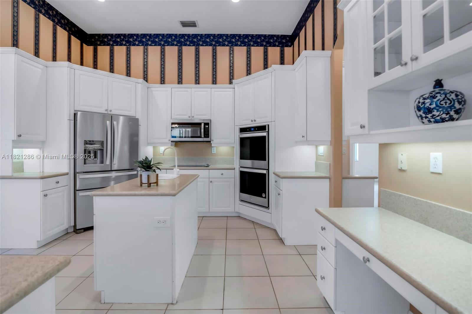 PEMBROKE ISLES III - Residential