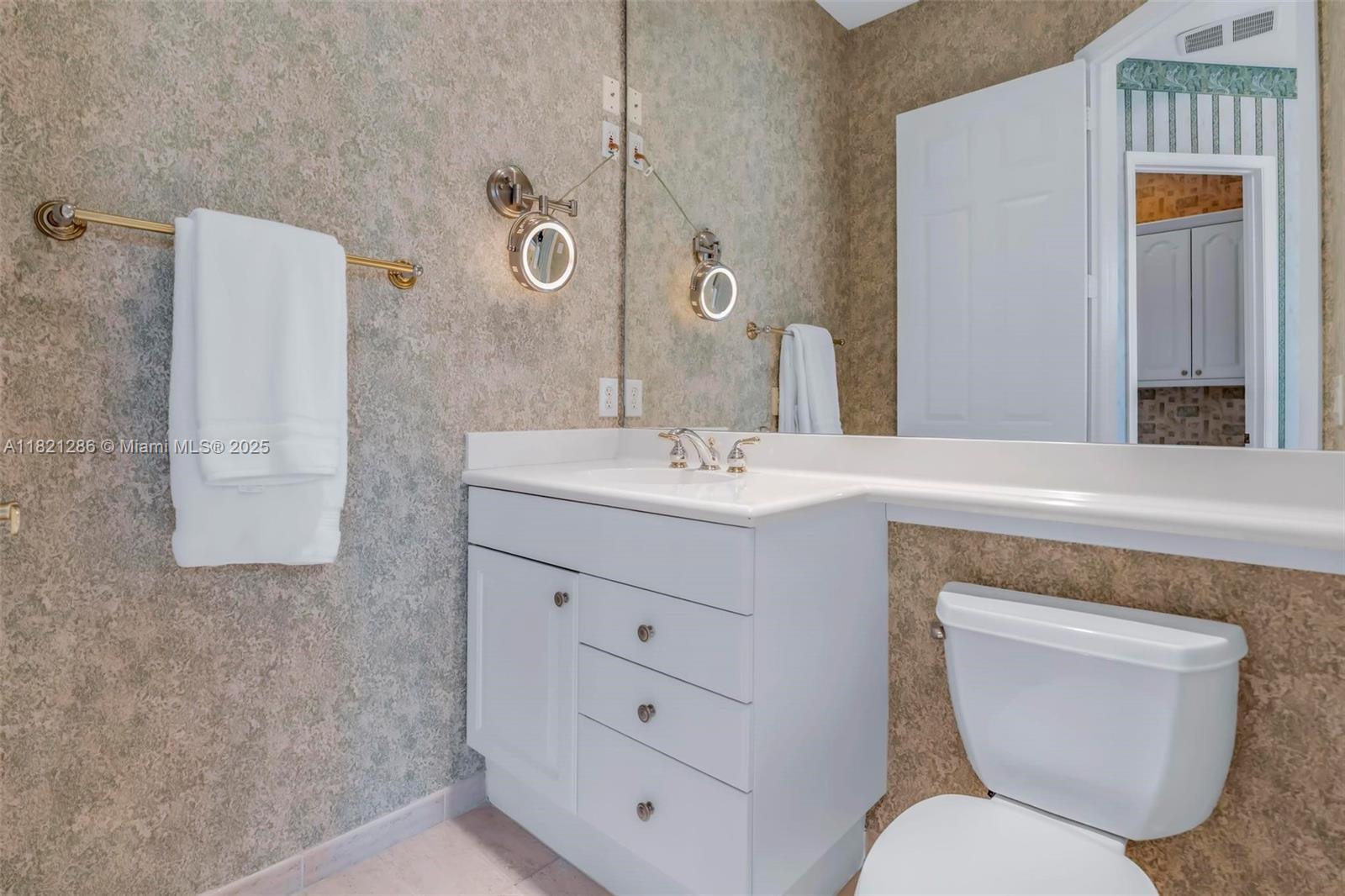 PEMBROKE ISLES III - Residential