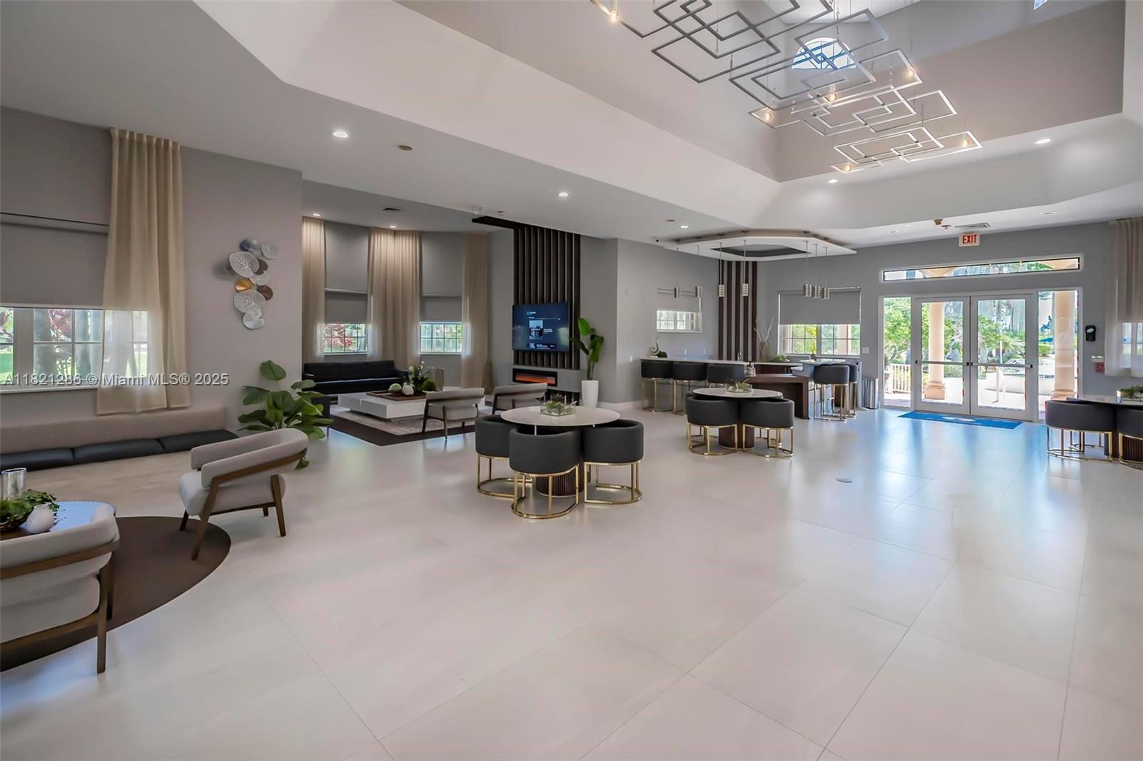 PEMBROKE ISLES III - Residential