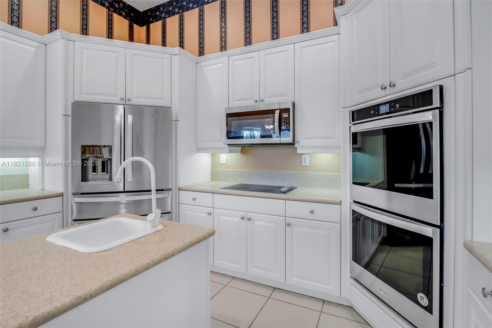 PEMBROKE ISLES III - Residential