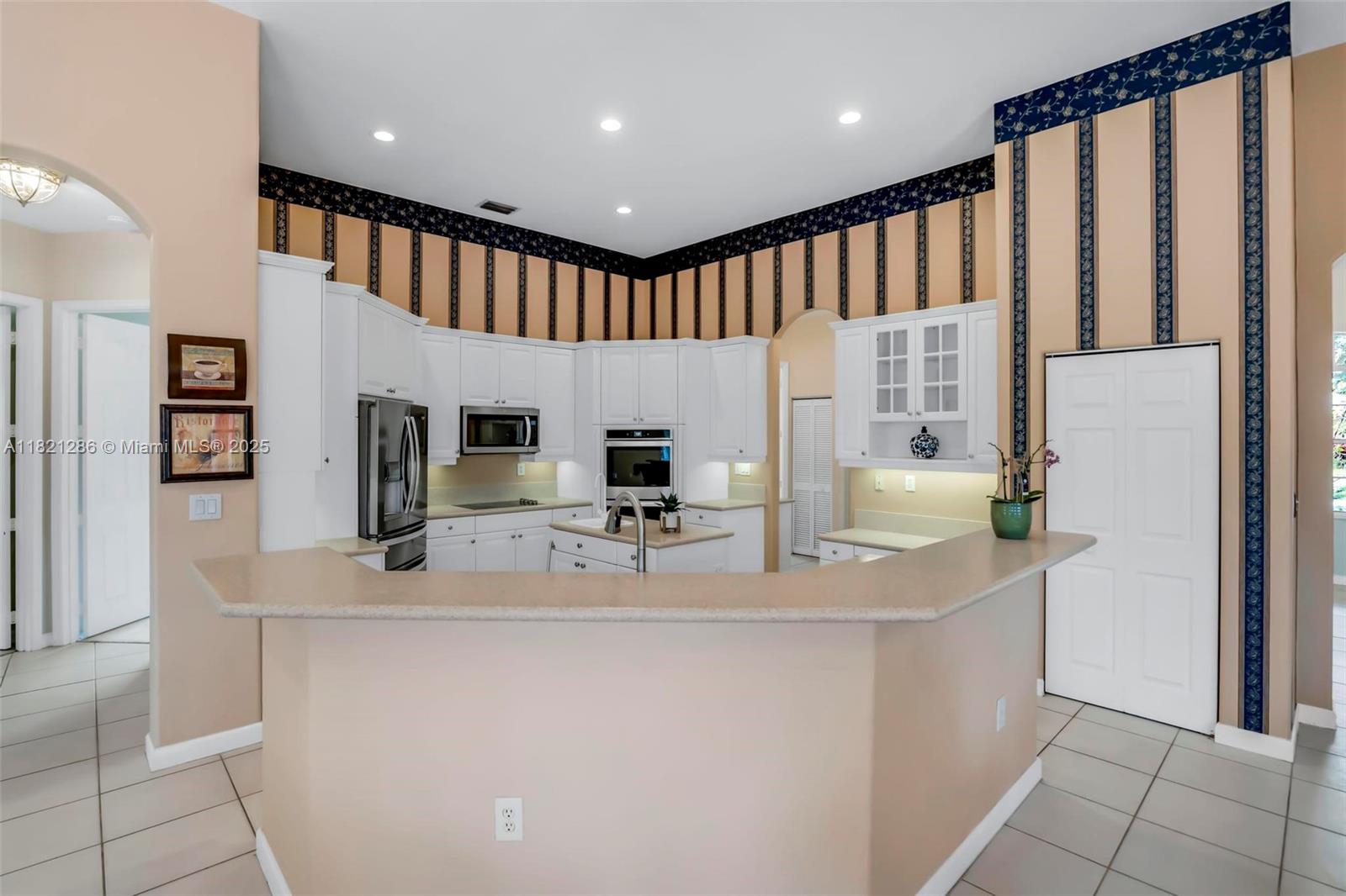 PEMBROKE ISLES III - Residential