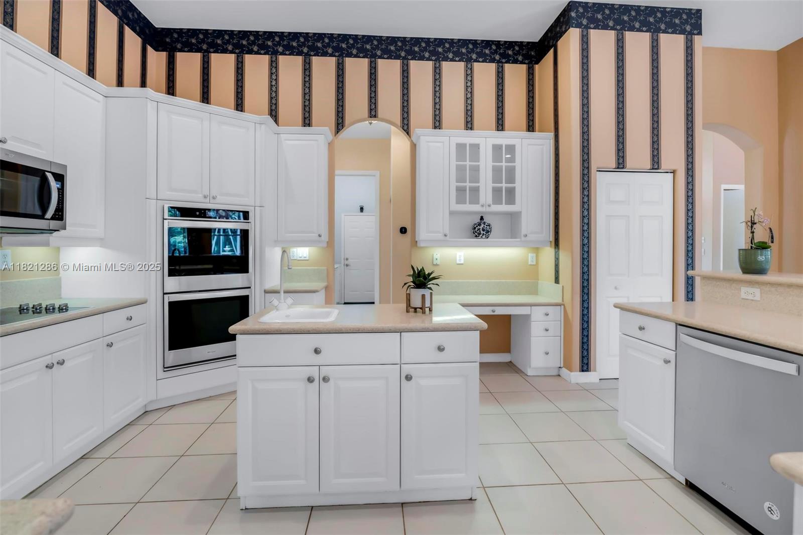 PEMBROKE ISLES III - Residential