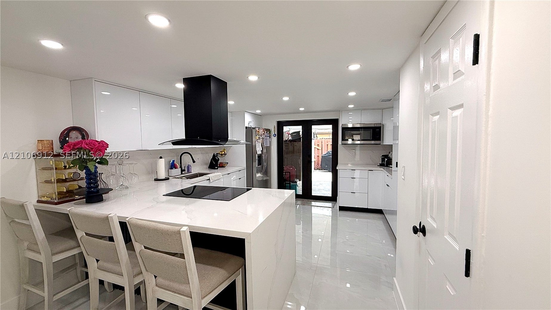 1142 W 42nd St 19