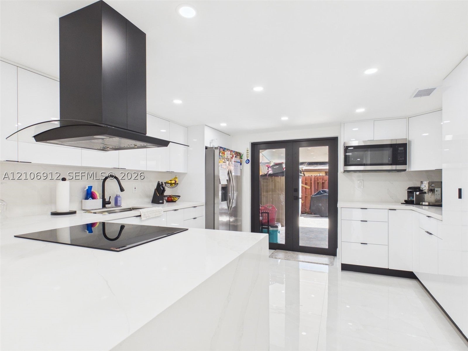 1142 W 42nd St 19