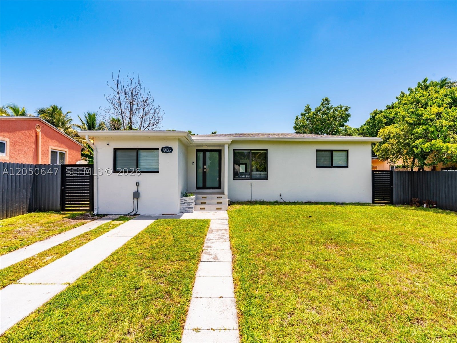 15725 NE 11th Ct