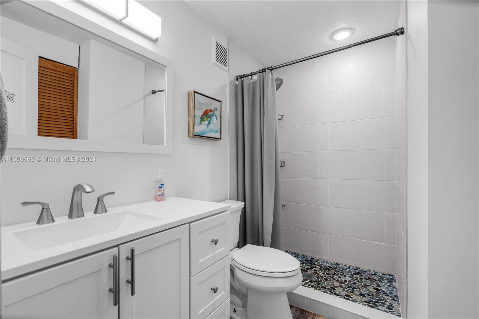 RETREAT ON 5 AC - Residential