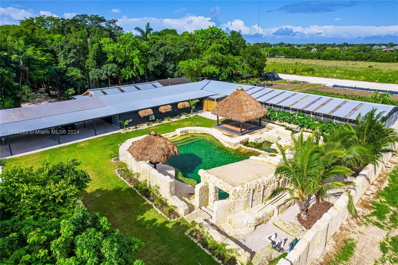 RETREAT ON 5 AC - Residential