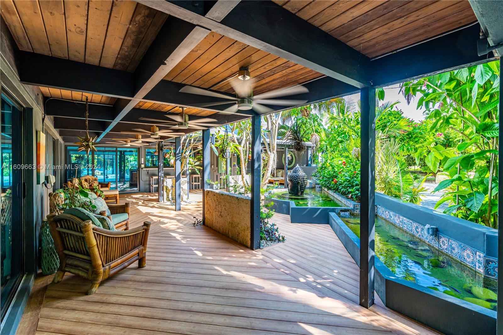 RETREAT ON 5 AC - Residential