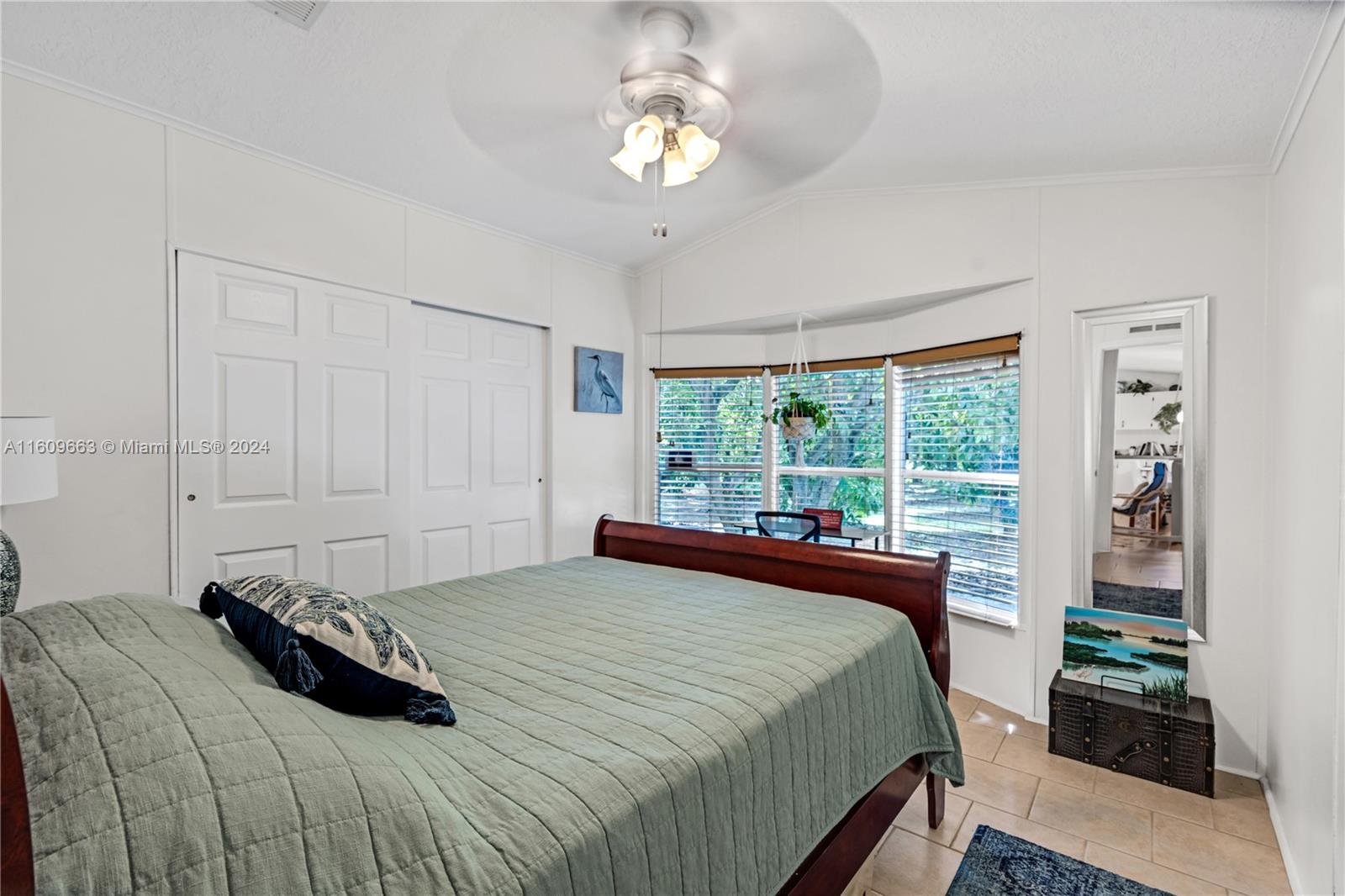 RETREAT ON 5 AC - Residential