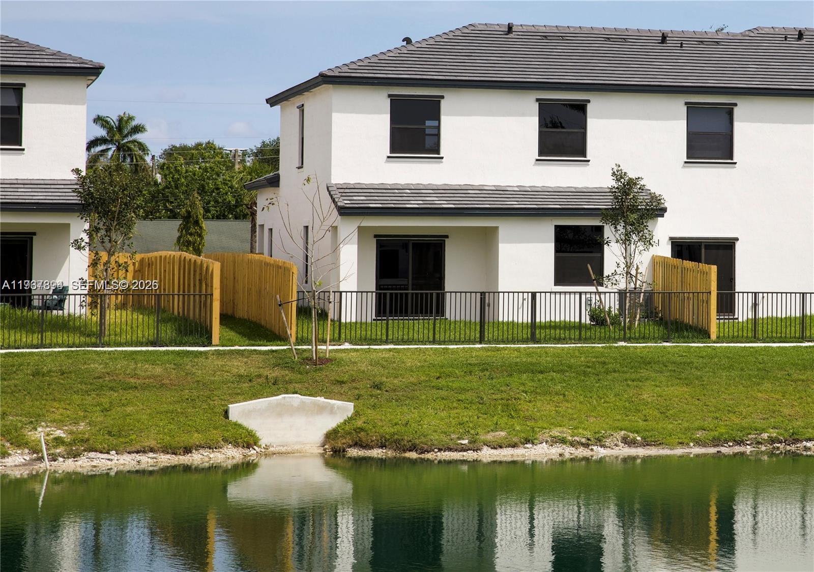 5001 Peacock Way 5001