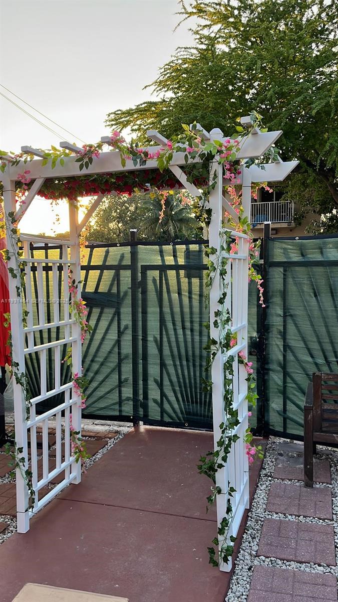 WEST END PARK AMD PL - Residential