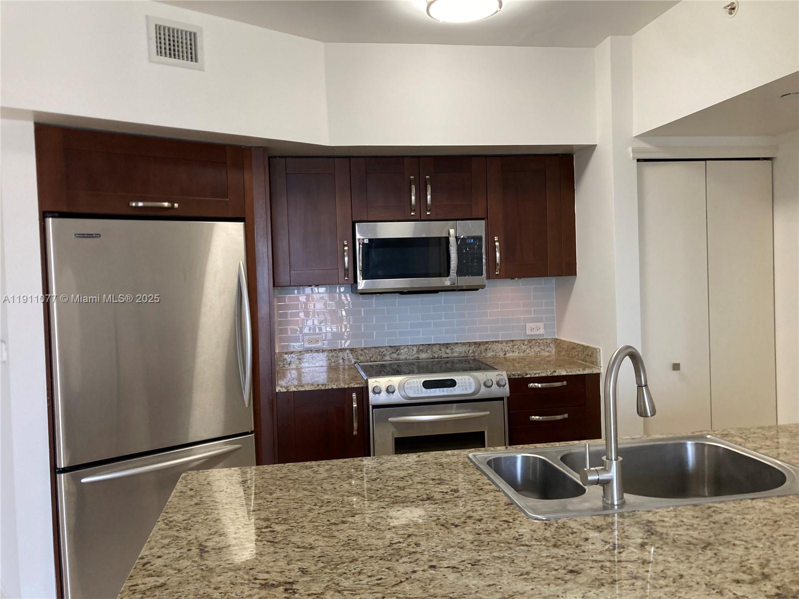 TURNBERRY VILLAGE SO TOWE - Residential