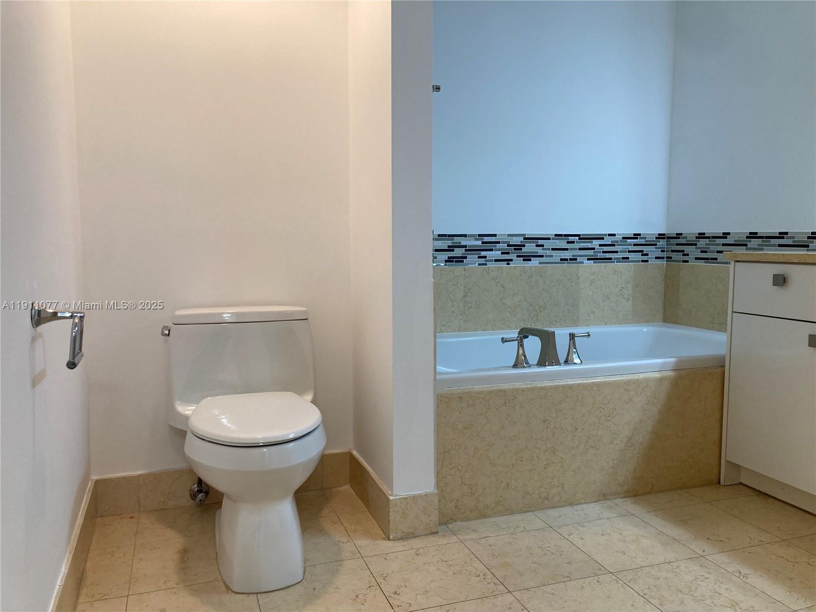 TURNBERRY VILLAGE SO TOWE - Residential