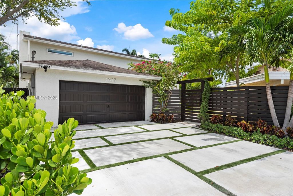 Photo of 1617 SW 17th Ave, Fort Lauderdale, FL 33312 (MLS # A12021785)