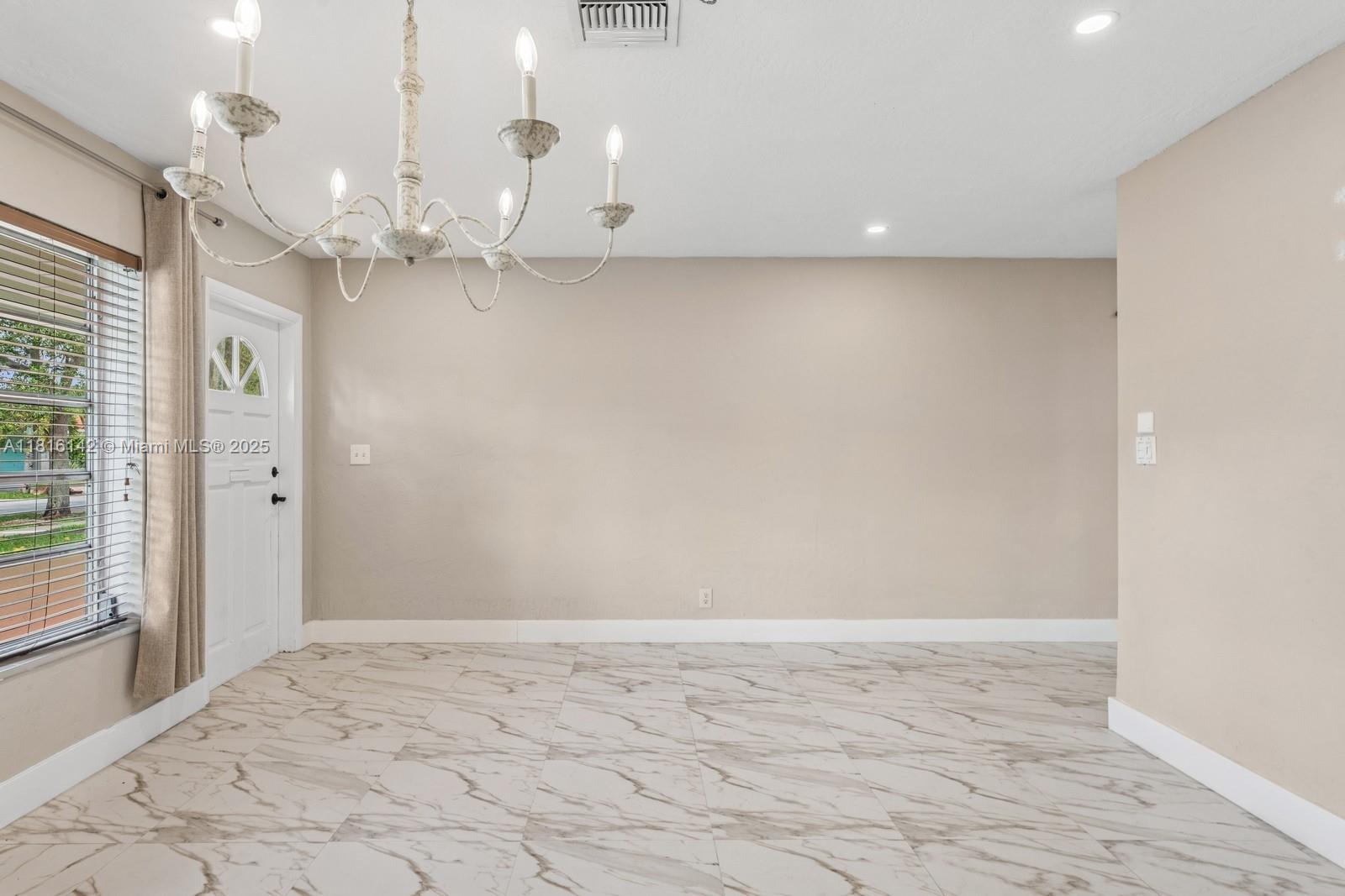 GULFSTREAM ESTATES - Residential