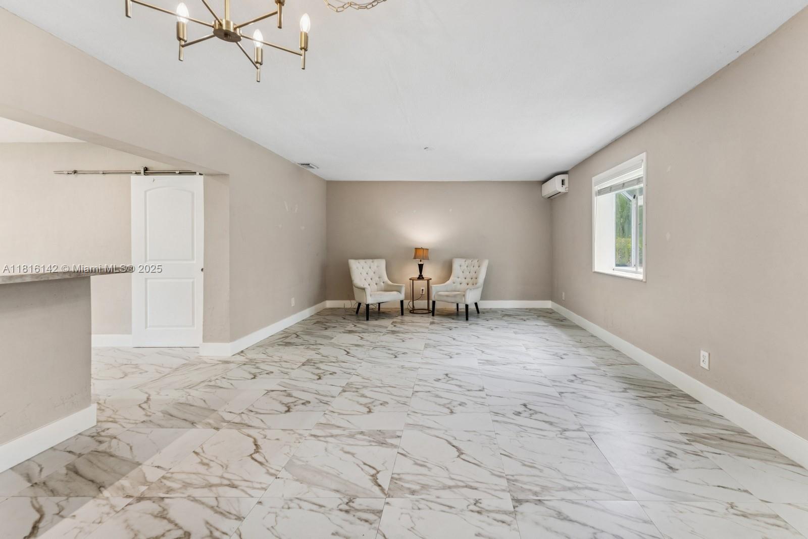 GULFSTREAM ESTATES - Residential